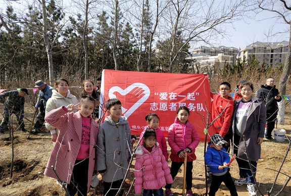 当雷锋月和植树节相遇——相约春天，播种绿色，志愿精神薪火传